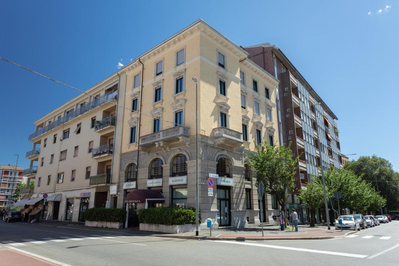 Hotel La Nuova Rotaia Gallarate Bagian luar foto