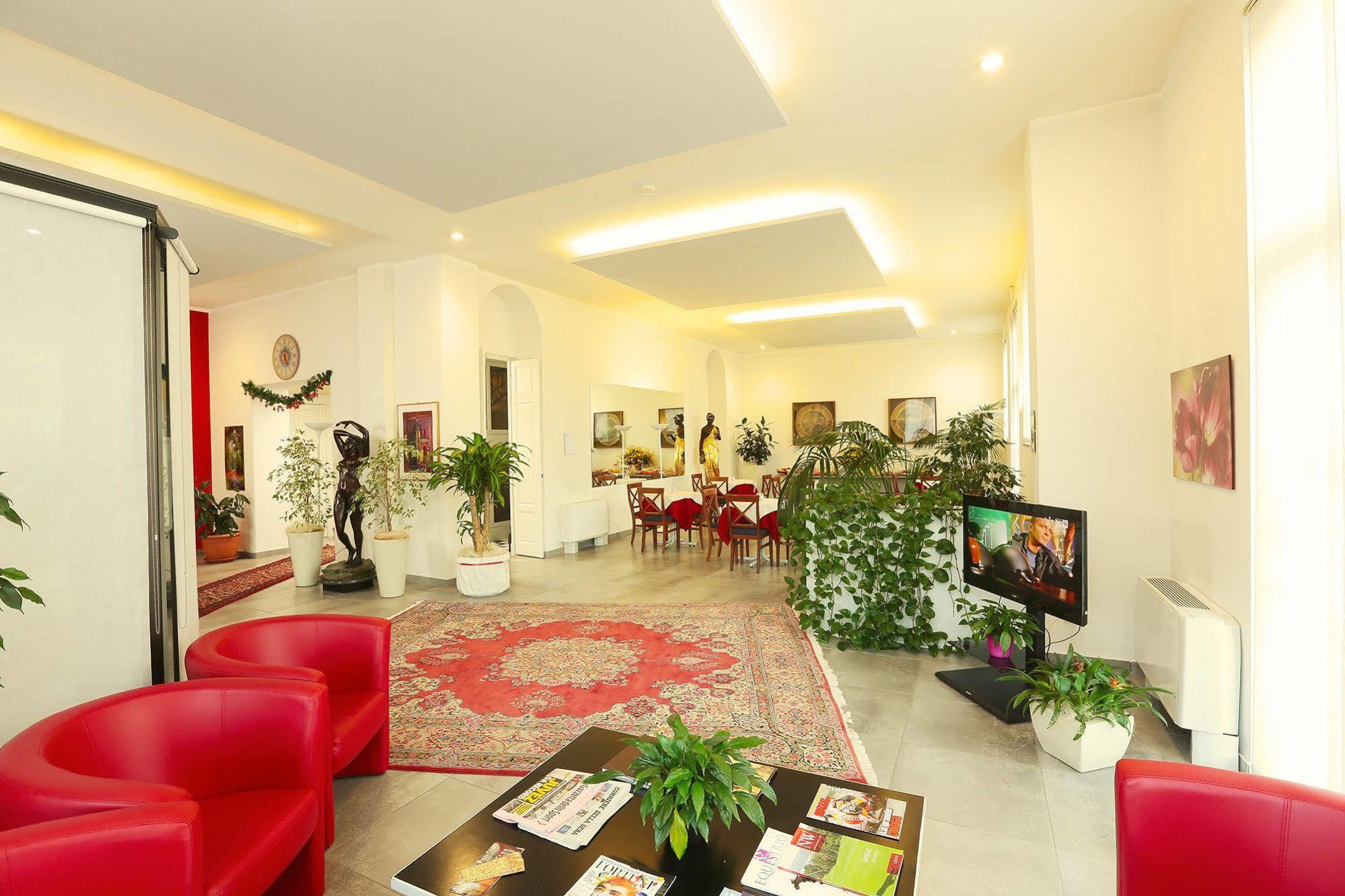Hotel La Nuova Rotaia Gallarate Bagian luar foto
